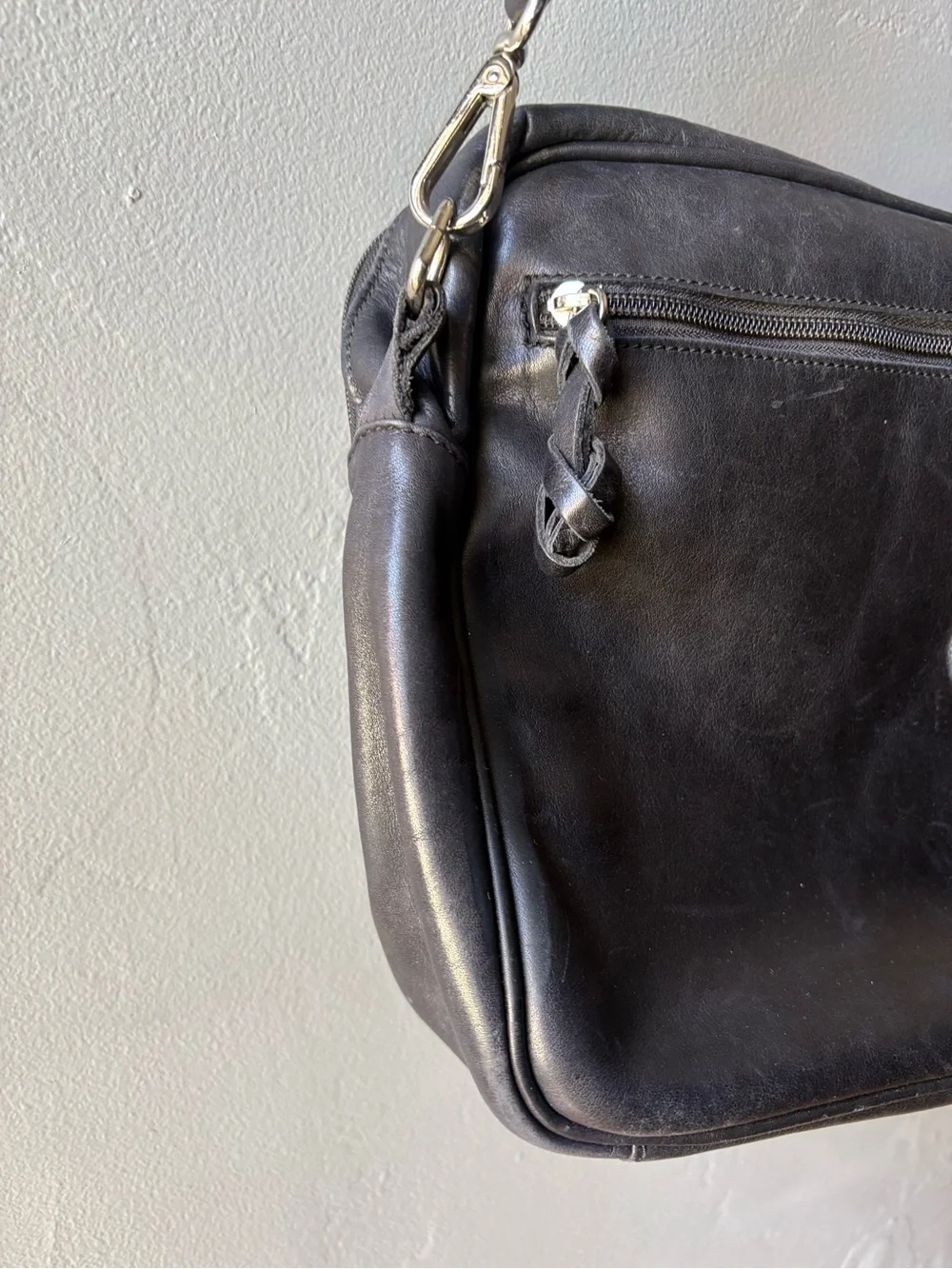 Vintage Roots Canada Black Leather Laptop Messenger Bag / Briefcase